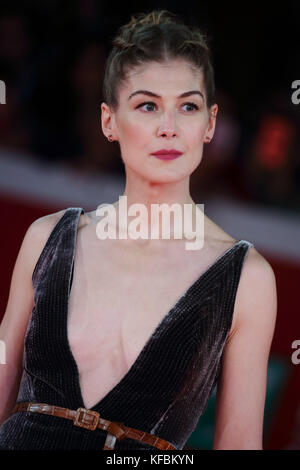 26. Oktober 2017 – Rom, Italien – ROSAMUND PIKE beim Rome Film Festival 12. Credit: Evandro Inetti/ZUMA Wire/Alamy Live News Stockfoto