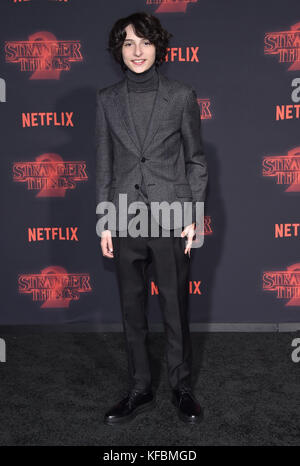 Westwood, Kalifornien, USA. Oktober 2017. Finn Wolfhard kommt zur Netflix „Stranger Things“ 2 Premiere im Village Theater. Quelle: Lisa O'Connor/ZUMA Wire/Alamy Live News Stockfoto
