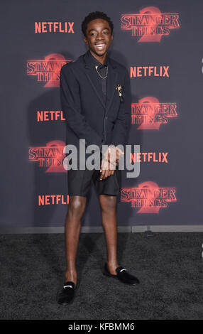 Westwood, Kalifornien, USA. Oktober 2017. Caleb McLaughlin kommt für die Netflix „Stranger Things“ 2 Premiere im Village Theater an. Quelle: Lisa O'Connor/ZUMA Wire/Alamy Live News Stockfoto