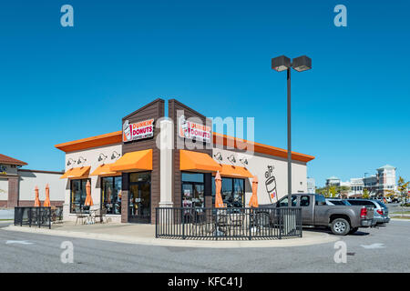 Außen Eingang zu einem Coffee Shop, Dunkin Donuts Store, Montgomery Alabama, USA. Stockfoto