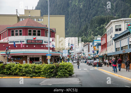 Usa, Alaska, Juneau, außerhalb des Red Dog Saloon in der Innenstadt von Juneau Stockfoto