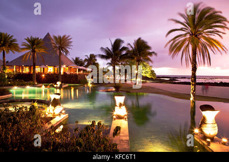 Mauritius, Chemin Grenier, Südküste, der Sonnenuntergang am Hotel Shanti Maurice, die auf den indischen Ozean befindet. Stockfoto