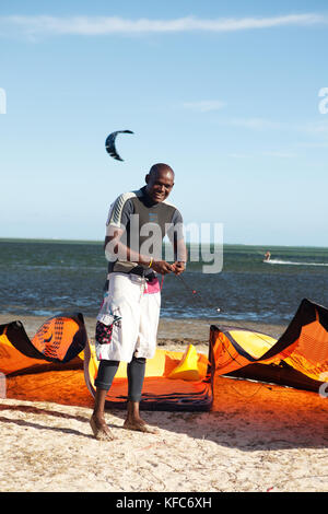 Mauritius, das Kite surfen Szene an der Basis der le Mourne Mountain, le mourne Halbinsel Stockfoto