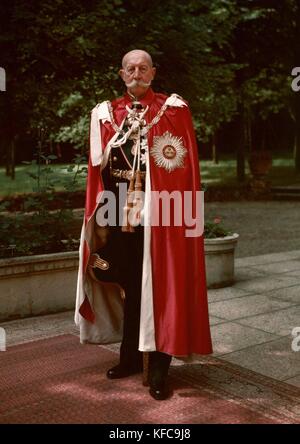 Prinz Georg von Griechenland und Dänemark (1869-1957) mit seiner feierlichen Kap 1953 Taponier Foto Taponier Photo12.com - Coll. Stockfoto