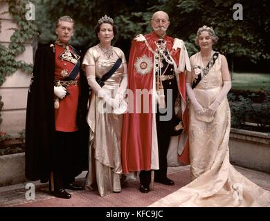 Prinz Georg von Griechenland und Dänemark (1869-1882) und seine Frau Prinzessin Marie Bonapart (1882-1962) und ihre Tochter Prinzessin Eugenie von Griechenland und ihr zweiter Ehemann Prinz Raimund von Tour und Taxis 1953 Taponier Photo12.com - Coll. Stockfoto