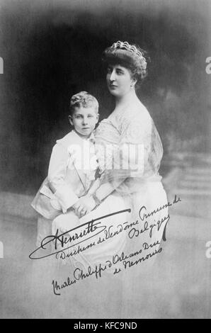 Prinzessin Henriette von Belgien, Herzogin von Vendôme. Charles Philippe von Orleans (1905-1970), Herzog von nemour auf die Knie. c 1913 Boissonnas und Taponier Foto Taponier Photo12.com - Coll. Stockfoto