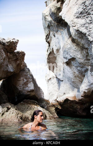 EXUMA, Bahamas. Schnorcheln und erkunden und in den Thunderball Grotte. Stockfoto