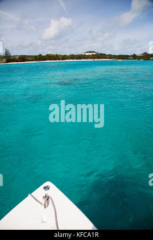 EXUMA, Bahamas. Bootfahren um Fowl Cay. Stockfoto