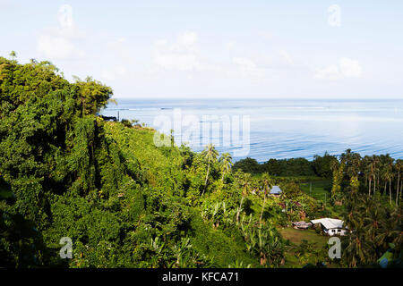 Französisch Polynesien, Tahiti, teahupoo. Blick auf die Küste von Vanira Lodge. Stockfoto