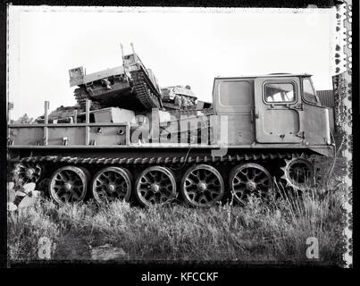 Eritrea, Asmara, Panzer und gestapelt im Tank Friedhof (b&w) Stockfoto