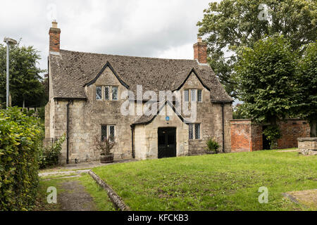 Das Sextons Cottage in St. John's Churchyard, Devizes, Wiltshire, England, Großbritannien Stockfoto