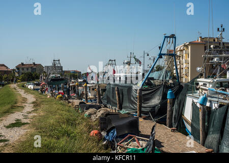 Caorle Hafen im Zentrum von Caorle, Venetien Stockfoto