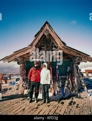 Argentinien, Bariloche, Cerro Kathedrale, Mitte nach paar Stand vor der Ski Resort Stockfoto