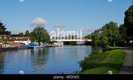 Themse in Staines Surrey Stockfoto