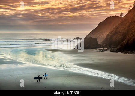 Usa, Oregon, indische Strand, von Ecola State Park gibt es einen 2 km langen Weg, dass Sie sich auf die atemberaubende Aussicht und den Sandstränden des Indischen Strand Stockfoto