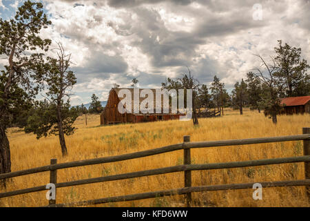 Usa, Oregon, Schwestern, eine Scheune in der Nähe von Highway 20 südlich von Schwestern Stockfoto