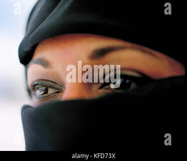 Saudi Arabien, Riyadh, close-up der jungen Frau hijab tragen Stockfoto