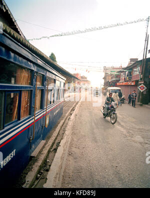 INDIEN, Westbengalen, Motorradfahrer, Darjeeling Stockfoto