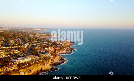 Luftaufnahme von Laguna Strand bei Sonnenuntergang Stockfoto