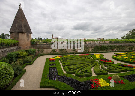Das Palais de la Berbie und seine Gärten, jetzt die Toulouse-Lautrec Museum. Ein Weltkulturerbe als Teil der Bischofsstadt Albi, Frankreich Stockfoto