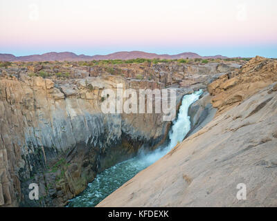 Augrabies Falls im nördlichen Kap, Südafrika, in der Dämmerung. Stockfoto