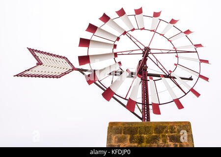 Mühle für Wasser Pumpen, Typ Molino de Ferro, Mallorca, Balearen, Spanien Isalnds Stockfoto