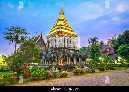 Chedi Chang Lom und Viharn, Wat Chiang Man, Chiang Mai, Thailand, Asien Stockfoto