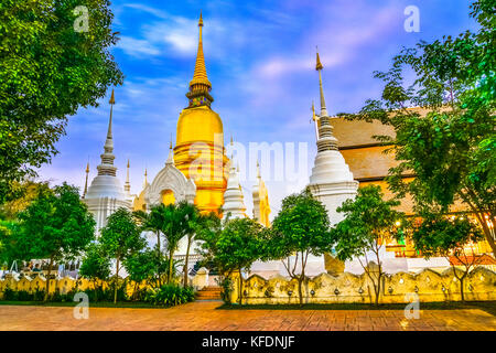 Wat Suan Dok, einem buddhistischen Tempel, Wat in Chiang Mai, Nordthailand. Es ist ein königlicher Tempel der dritten Klasse. Der Tempel ist entlang Suthep Road Stockfoto