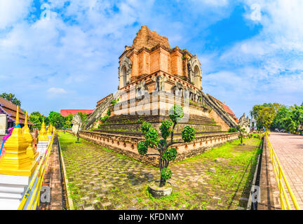 Alte Pagode in Wat Chedi Luang in Chiang Mai, Provinz von Thailand, Asien Stockfoto