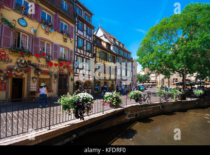 Schöne Aussicht auf die Altstadt von Colmar, auch bekannt als Little Venice, mit Traditionelle bunte Häuser auf idyllischen Fluss Lauch im Sommer, Colmar, Stockfoto