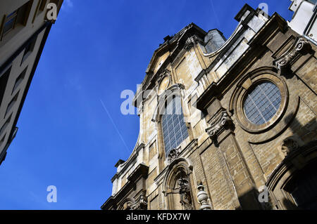 Close-up Details auf der Fassade der Kirche Unserer Lieben Frau von der Hilfe (notre-dame de Bon Secours), Brüssel, Belgien Stockfoto