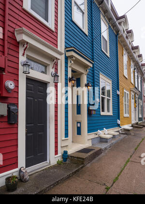 Reihenhäuser in der Gower Street, St. John's, Neufundland, Kanada. Stockfoto