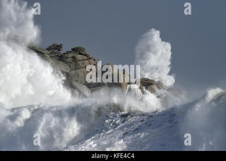 Stürmische See - Hurrikan Ophelia, Isles of Scilly Stockfoto