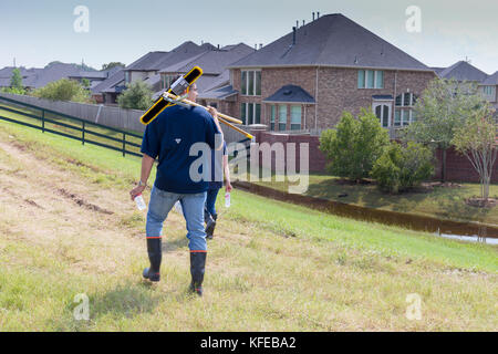 Bereinigung beginnt in Vororten von Houston nach Hurrikan Harvey und schweren Überschwemmungen. Stockfoto