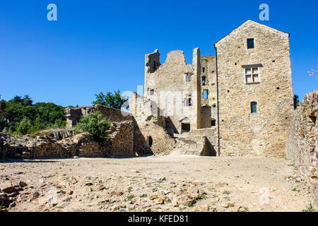 Das Chateau de Saissac, eine Burgruine und eine der sogenannten Katharer Burgen, nordwestlich von Carcassonne, Frankreich Stockfoto