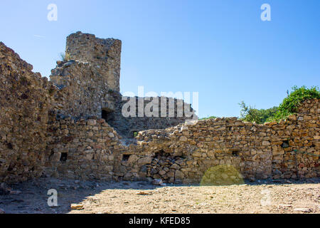 Das Chateau de Saissac, eine Burgruine und eine der sogenannten Katharer Burgen, nordwestlich von Carcassonne, Frankreich Stockfoto
