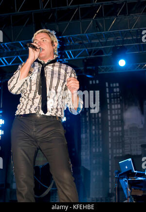 Duran Duran Frontmann und Sänger Simon le Bon live auf der Bühne in Malta am 26. Juli 2008 während der Red Carpet massacre Tour Stockfoto