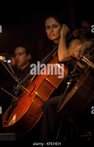 Mfcc, Malta - 15.September - Mitglieder der nationalen Philharmonie während rockestra 2012 Am 15. September 2012 Stockfoto