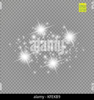 Satz weiß leuchtende Lichter Auswirkungen auf transparentem Hintergrund isoliert. Sun Flash mit Rochen und Spotlight. Glow Light Effect. Star Burst mit funkelt Stock Vektor