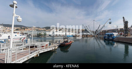 Xxxl 160° Panoramabild eines alten Hafen von Genua, Italien (131 mp) Stockfoto