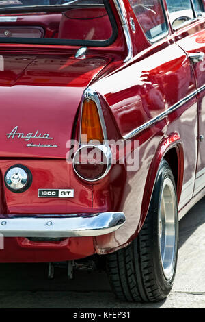 Luqa, Malta - 11.Dezember - Detail von einem klassischen ford anglia 1600 gt während der jährlichen paqpaqli istrina ghall-motorsport Benefizveranstaltung, bei der Mia Flugplatz Stockfoto