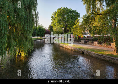 Die cotswold Dorf Bourton-on-the-water, Gloucestershire, England Stockfoto