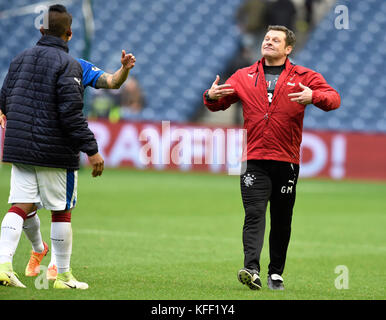 Rangers-Hausmeister Graeme Murty feiert mit Rangers Alfredo Morelos nach dem Ladbrokes Scottish Premiership Spiel im BT Murrayfield Stadium, Edinburgh. Stockfoto