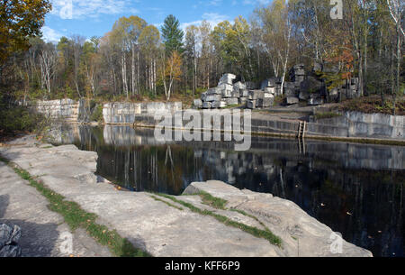 Die verlassenen Dorset Steinbruch (1785), die der älteste Steinbruch in den USA., Dorset, Vermont Stockfoto