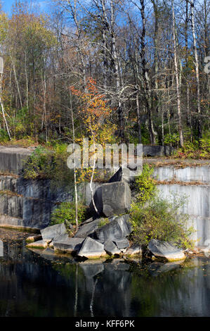 Die verlassenen Dorset Steinbruch (1785), die der älteste Steinbruch in den USA., Dorset, Vermont Stockfoto