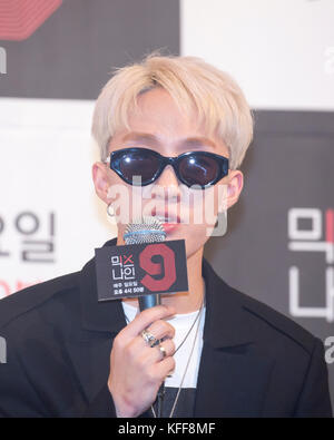 Zion. T, 27. Oktober 2017: Südkoreanischer Sänger Zion. T nimmt an einer Pressekonferenz für YG Entertainment's bevorstehendes Vorsprechen-Programm Mix 9 in Seoul, Südkorea, Teil. Mix 9 wird ab dem 29. Oktober 2017 in Südkorea auf JTBC ausgestrahlt. Quelle: Lee Jae-won/AFLO/Alamy Live News Stockfoto