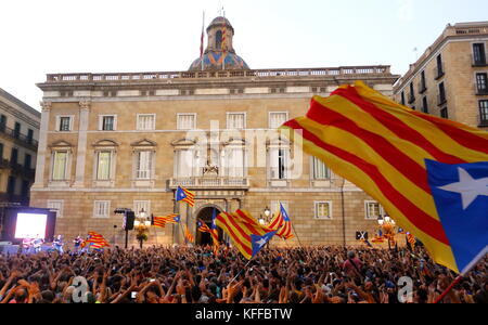 Barcelona, Spanien. 27 Okt, 2017. Katalanische Republik Verkündigung, in Barcelona, am 27. Oktober 2017. Credit: Gtres Información más Comuniación auf Linie, S.L./Alamy leben Nachrichten Stockfoto