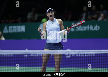 Singapur. 28 Okt, 2017. französischen Tennisspieler Caroline Garcia ist in Aktion während ihrer Halbfinale Spiel Der wta-Finale vs amerikanische Tennisspielerin Venus Williams am 28 Oktober 2017 in Singapur, Singapur - Credit: Yan lerval/alamy leben Nachrichten Stockfoto