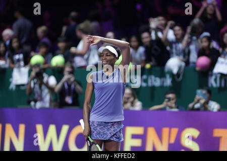 Singapur. 28 Okt, 2017. amerikanische Tennisspielerin Venus Williams ist in Aktion während ihrer Halbfinale der WTA-finale Match Französisch vs Tennisspieler Caroline Garcia am 28 Oktober 2017 in Singapur, Singapur - Credit: Yan lerval/alamy leben Nachrichten Stockfoto