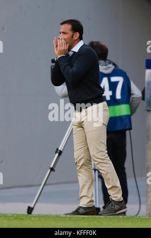 Madrid, Spanien, 28. Oktober 2017. Javier Calleja Trainer von Villerreal CF La Liga zwischen Atletico de Madrid vs Villerreal CF Wanda Metropolitano Stadion in Madrid, Spanien, 28. Oktober 2017. Credit: Gtres Información más Comuniación auf Linie, S.L./Alamy leben Nachrichten Stockfoto